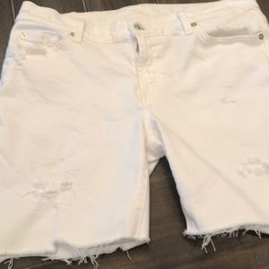 7 for all man kind custom shorts white 31. 🦋